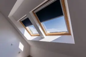Fenêtre de toiture type Velux® en bois
