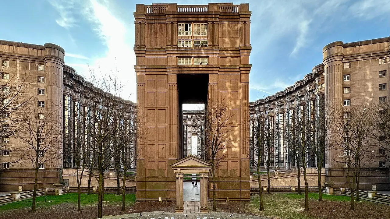 L’Arche et le Théâtre des Espaces d'Abraxas à Noisy-le-Grand