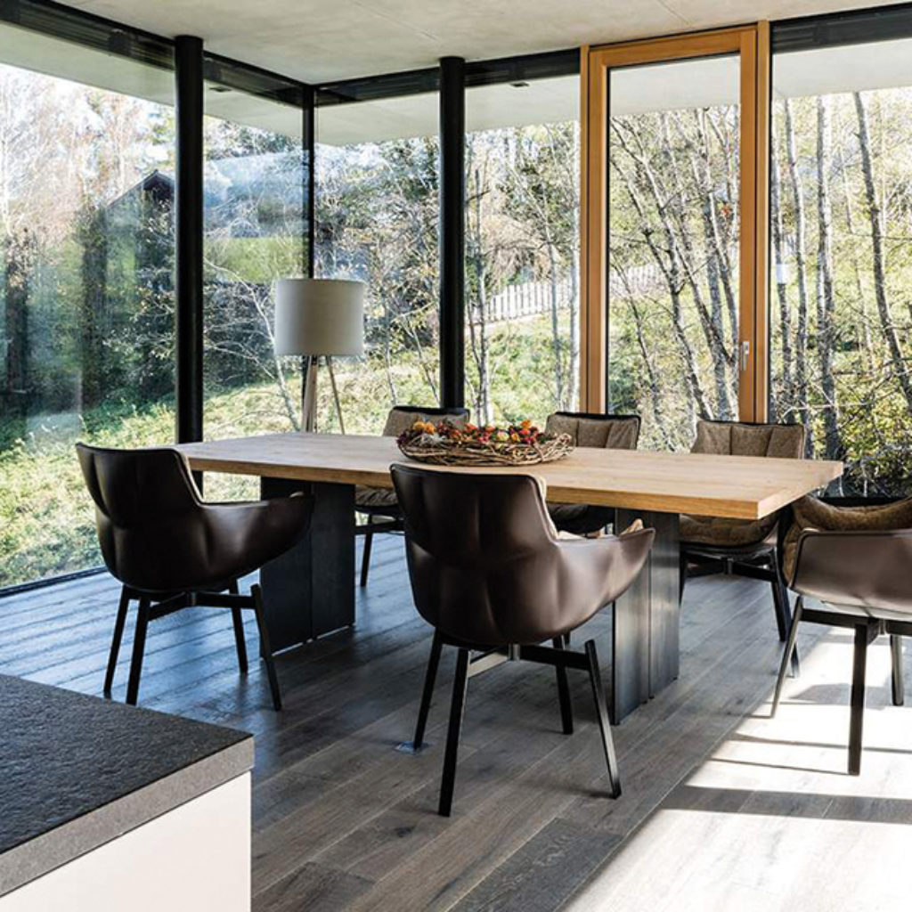 Panorama HX 300 d'Internorm en bois-aluminium