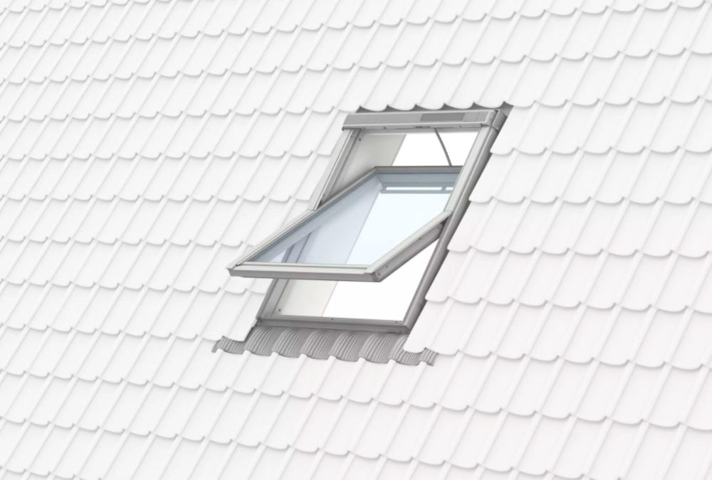 Confort Velux GGL : fenêtres de toit motorisées solaires