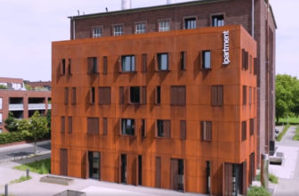 Volets coulissants pliants Ehret l’ancienne chaufferie d’Opladen à Leverkusen, en Allemagne